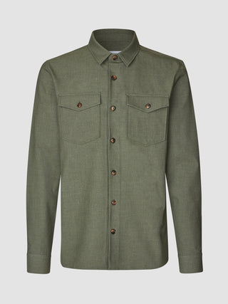 Essential Overshirt Nightfall Green Melange – langærmet overshirt med to brystlommer.