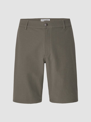 Olivengrønne GEN2™-shorts i dæmpet grøn med klassisk twill-struktur.