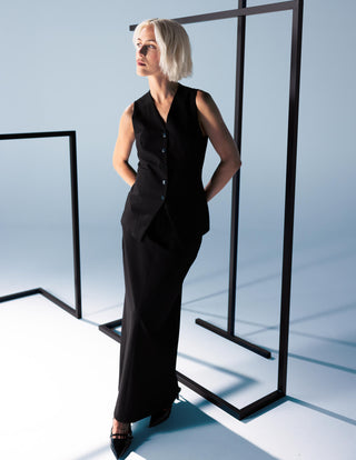 Essential Vest Long Black