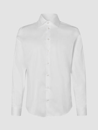 Elevated Shirt White Slim i sprød, hvid Pima-bomuld med lange ærmer, knaplukning og en klassisk spredt krave.