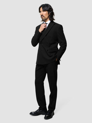 Formal fit. Flexible feeling.