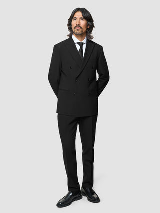 Formal fit. Flexible feeling.