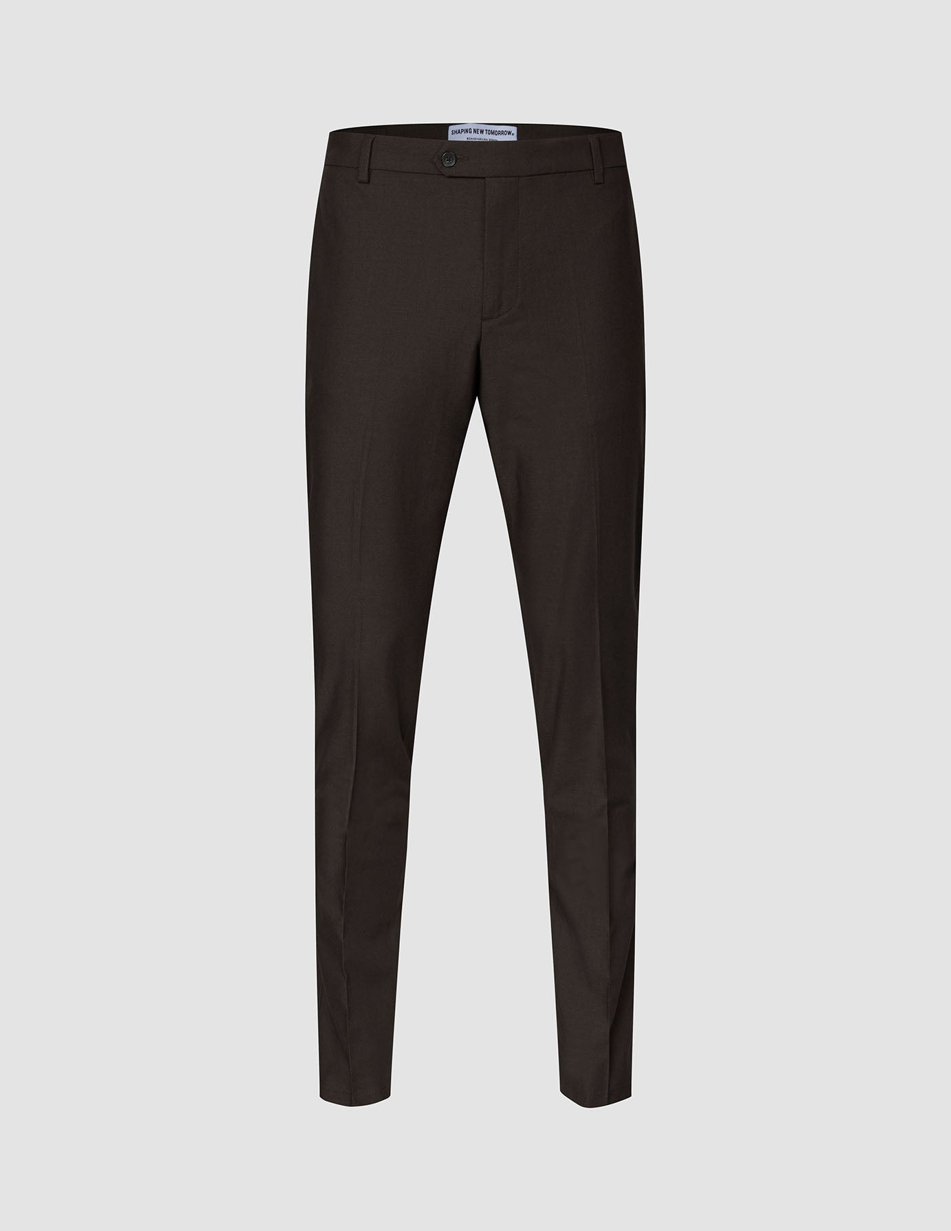 Motion Suit Pants Slim Cognac i mørkebrun, slim-fit bukser med 360°-stretch, knaplukning og dansk design.