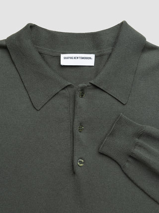 Seamless Core Knit langærmet polo i farven Green Night fra Shaping New Tomorrow.