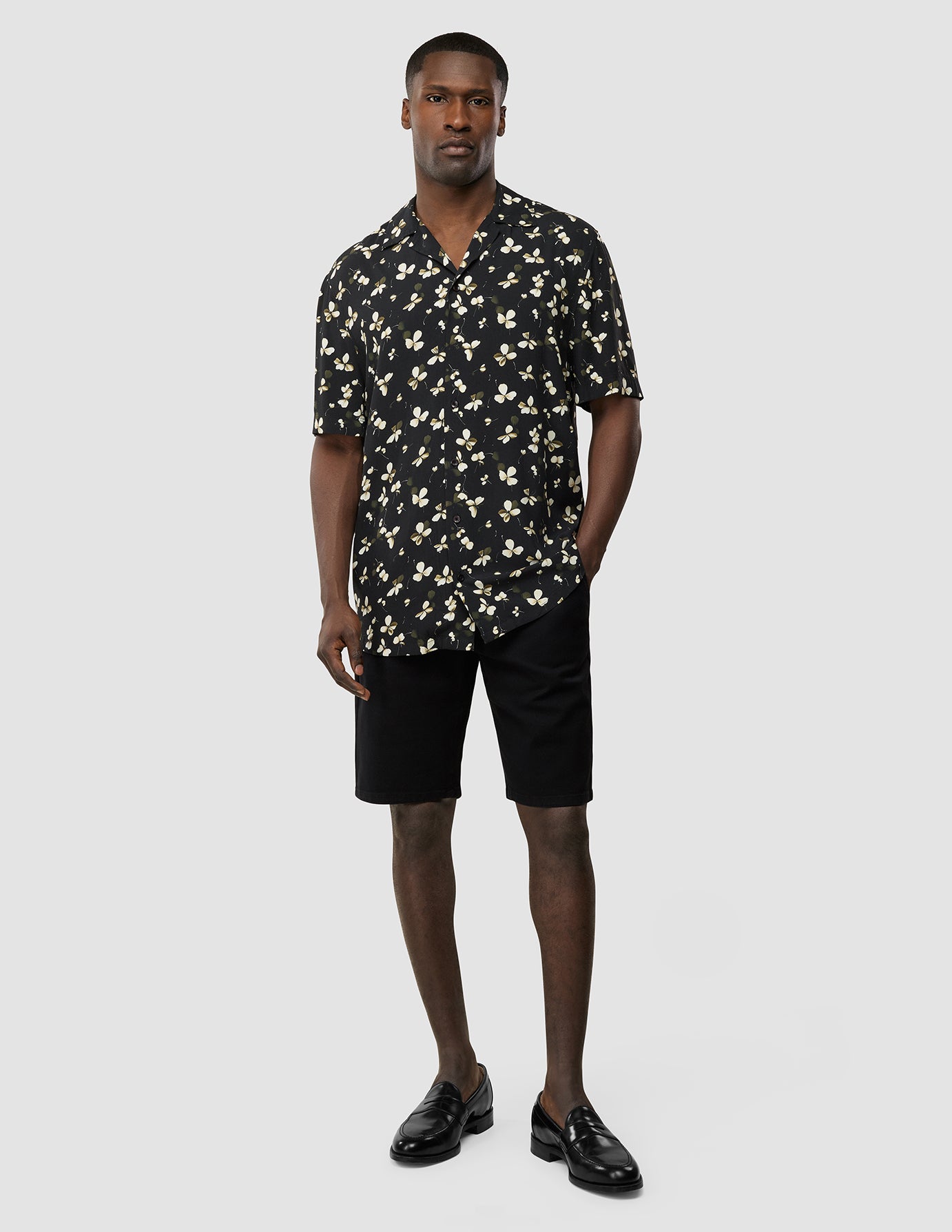 Breeze Bowling Short Sleeve Shirt Black Flowers