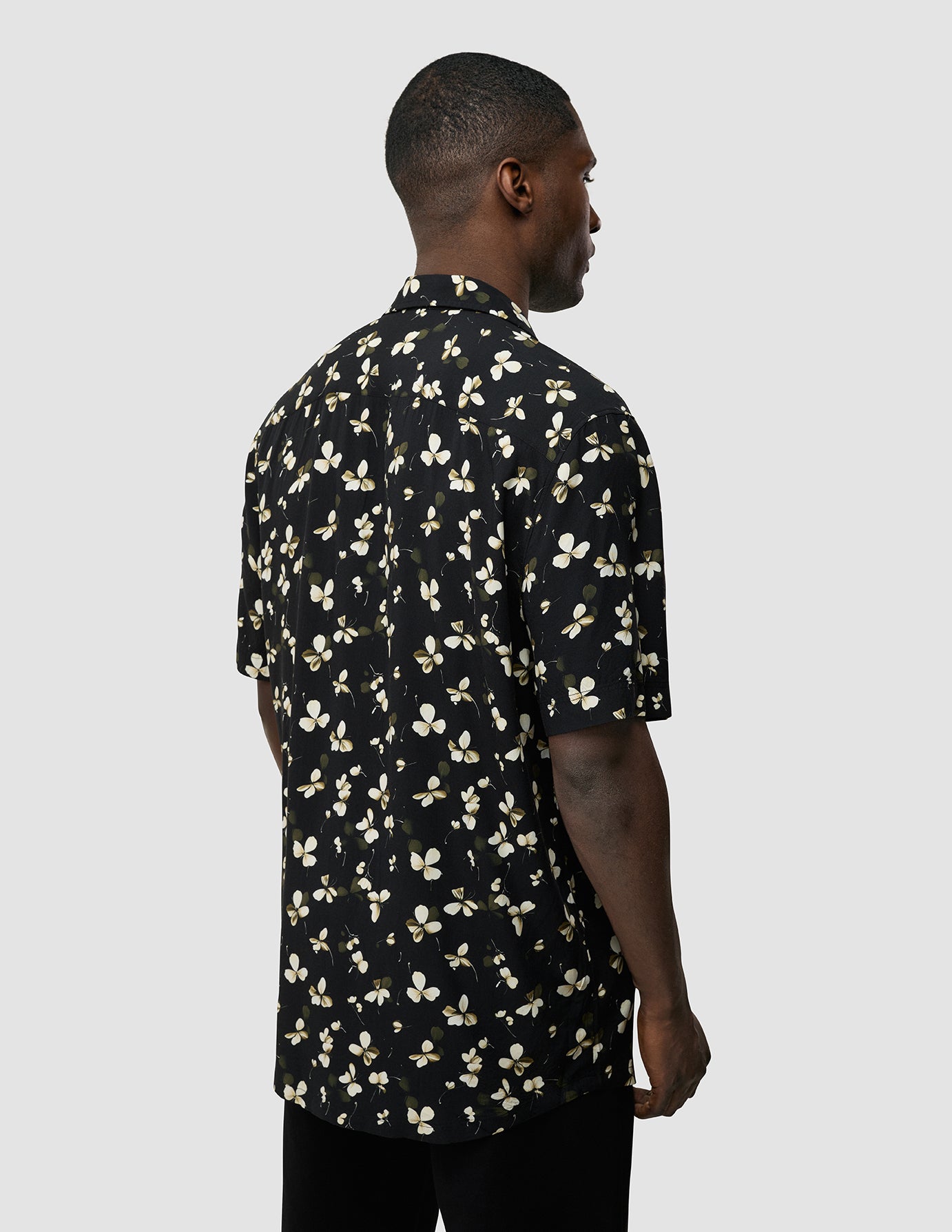 Breeze Bowling Short Sleeve Shirt Black Flowers