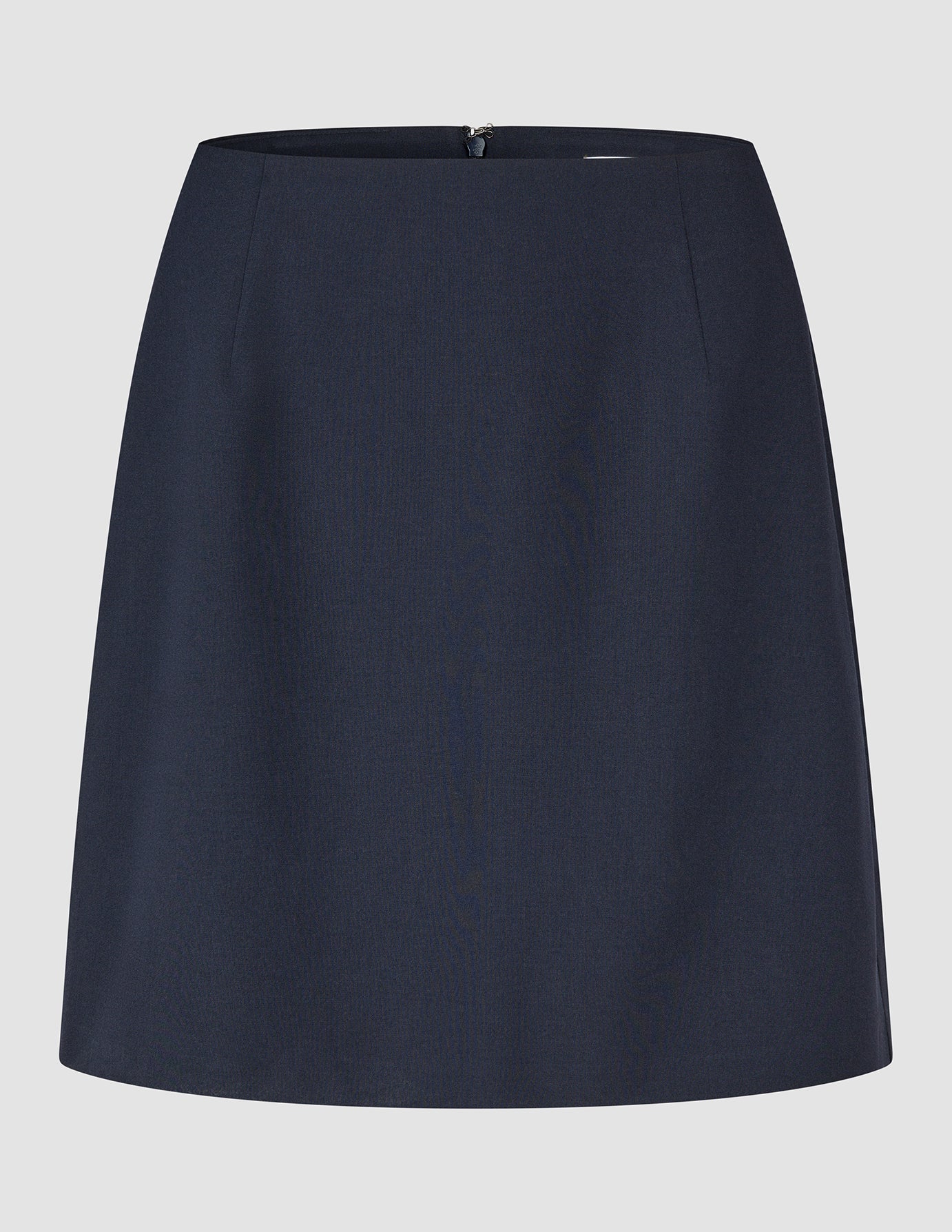 Ease Short Skirt i Blue Nights, kort nederdel set forfra uden model.