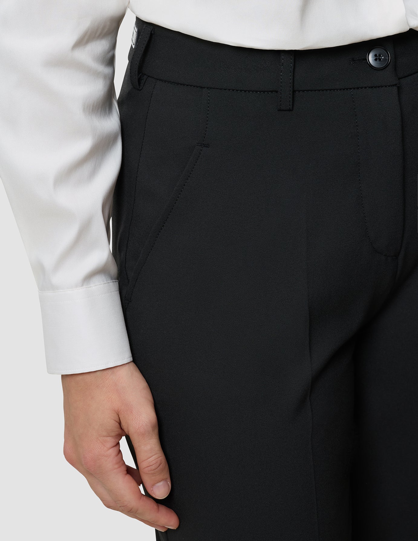 Essential Pants Tapered Black