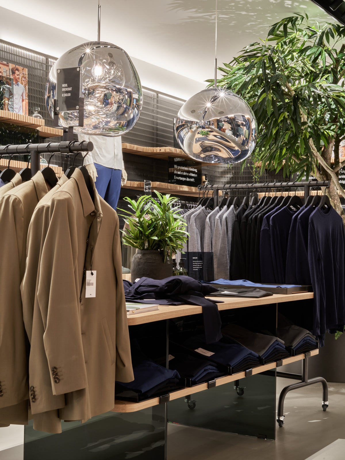 Butikker og åbningstider