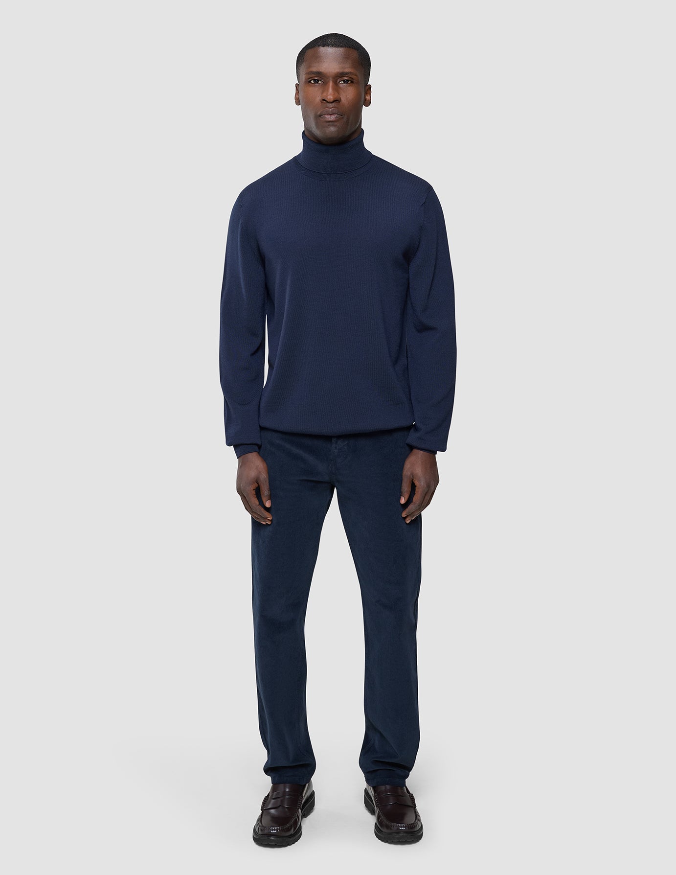 Seamless Premium Merino Knit Turtleneck Dark Navy