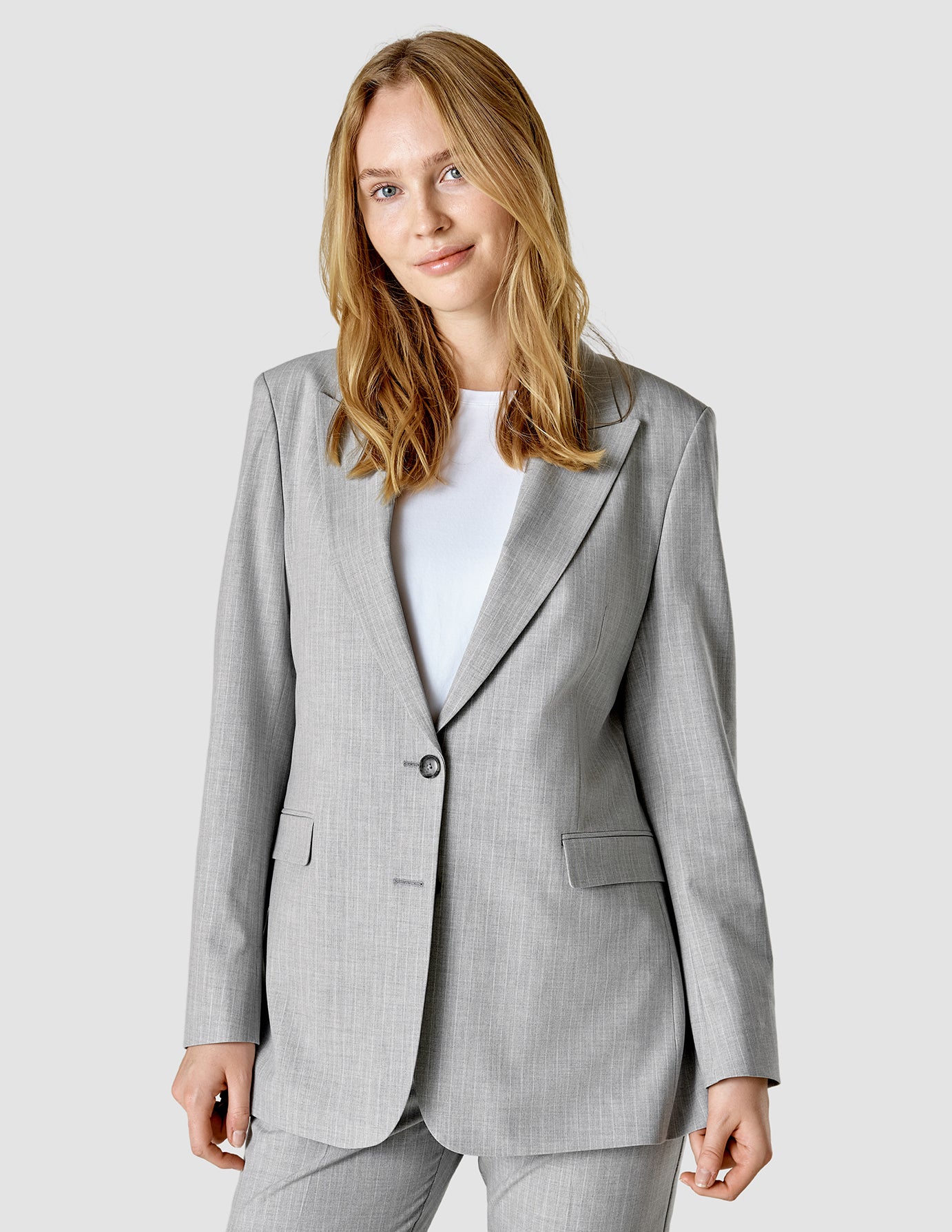 Essential Suit Tapered Light Grey Pinstriped