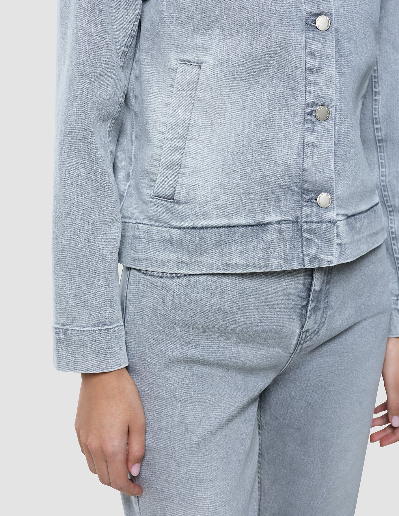 Women's Classic Denim Jacket Light Grey Washed