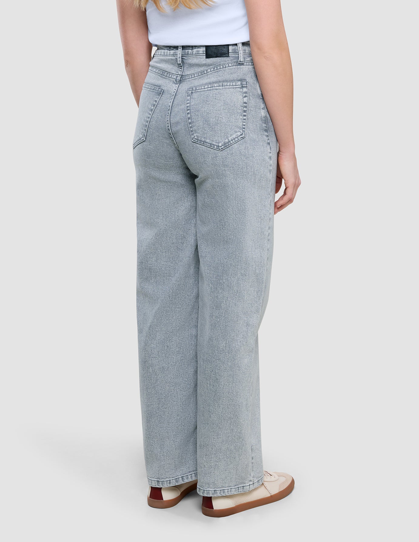 Women's Classic Jeans Relaxed Light Grey Washed