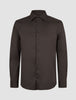 Mørkebrun langærmet Elevated Shirt Slim i Pima-bomuld med krave.