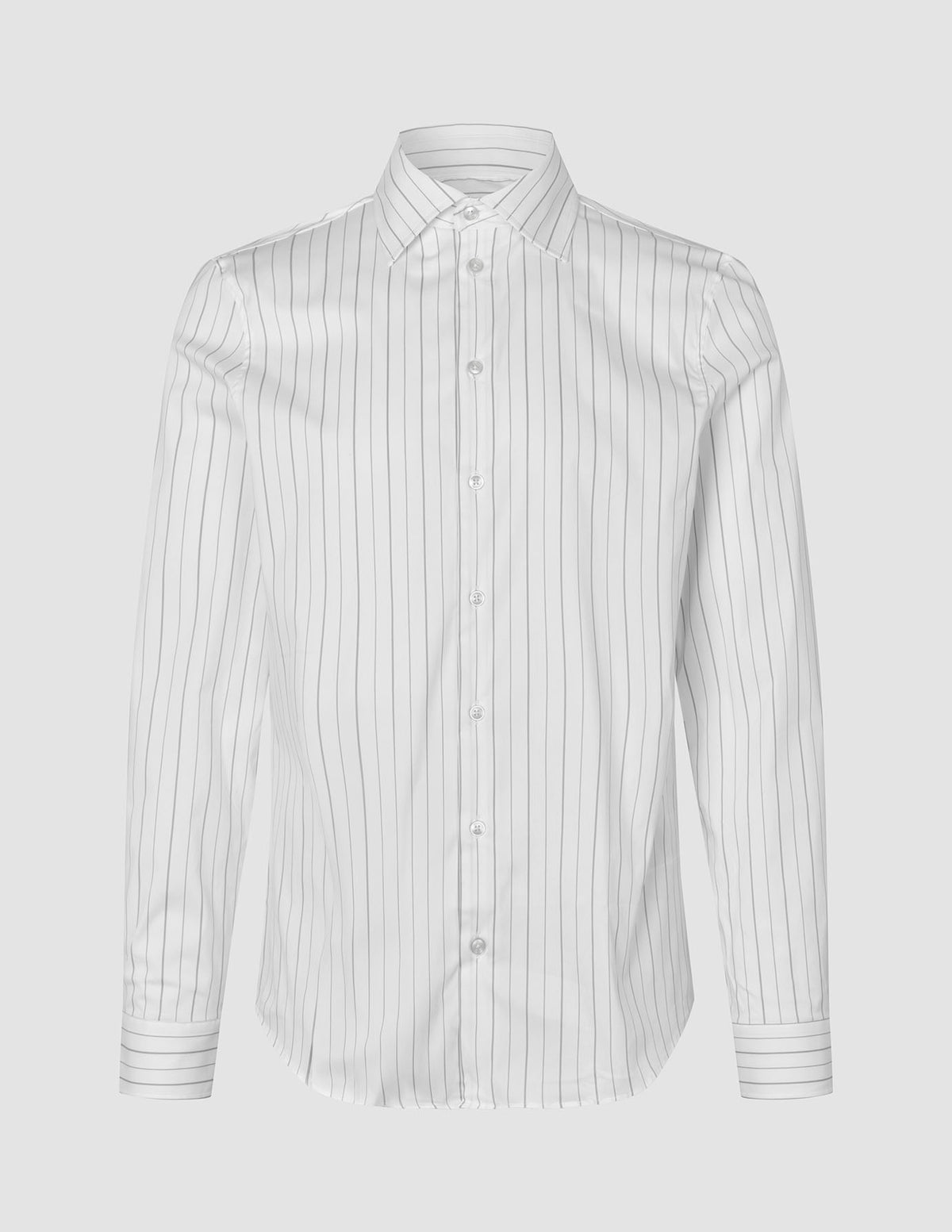 Elevated Shirt Slim – Langærmet, lysgrå, stribet skjorte med knapper i Pima-bomuld med tynde, lodrette grå striber.