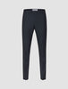 Motion Suit-bukser, slim fit, midnatsblå: mørkeblå bukser i slim fit med 360°-stretch og et midterpres.