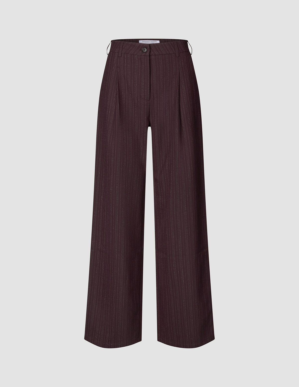 Women Serene-bukser, Wide Berry Pinstripe, i mørk lilla med lodrette nålestriber og knaplukning.
